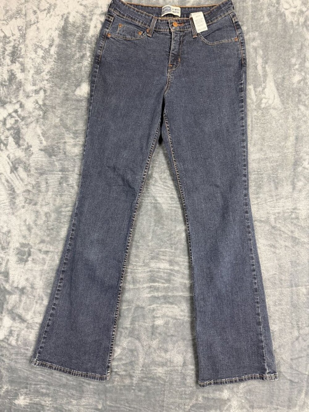 Signature Levi Strauss & Co. Womens At Waist Bootcut Jeans Size 8L Dark Wash
